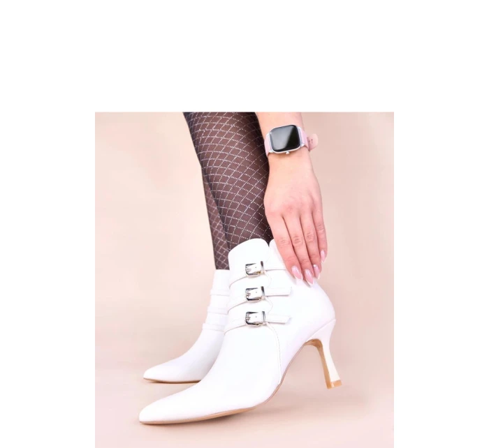 Topánky na podpätku model 221018 Solea Topánky na podpätku model 221018 Solea