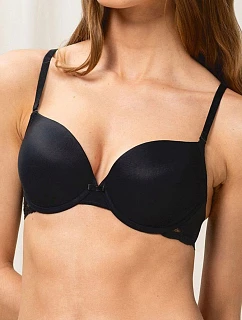 Model Push-up 230274 značky Triumph
