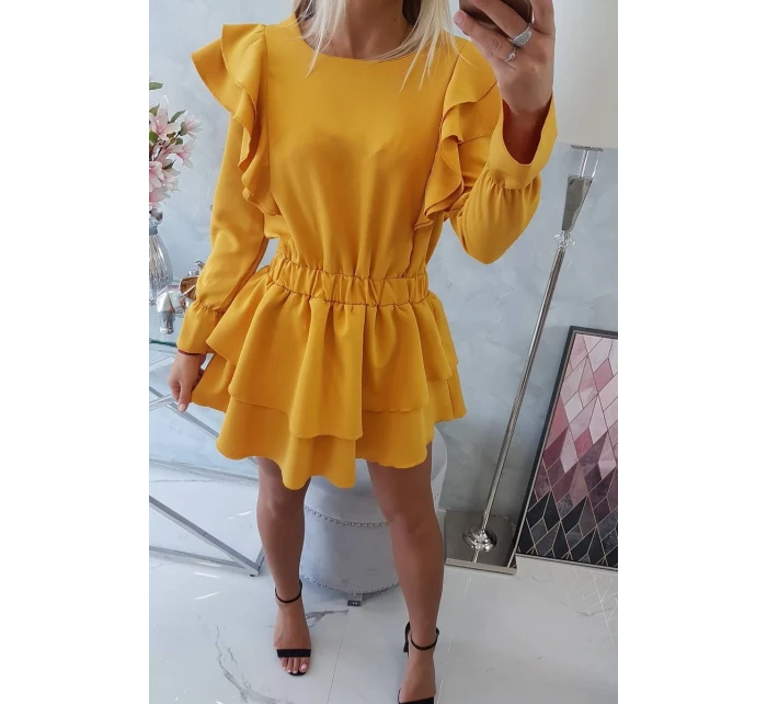 Šaty s model 18743670 volány hořčicové barvy - K-Fashion Šaty s model 18743670 volány hořčicové barvy - K-Fashion