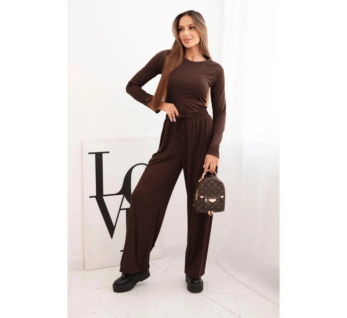 Dámsky viskózový komplet s blúzkou a širokými nohavicami hnedej farby