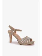 Sandále na podpätku model 210697 Vykročte štýlovo