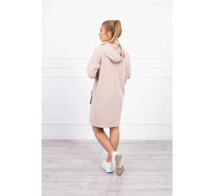 Béžové šaty s kapucí Béžové šaty s kapucí
