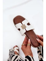 Ploché sandály s výřezy a ozdobou bílé model 21685574 - Boto Ploché sandály s výřezy a ozdobou bílé model 21685574 - Boto