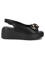 Dámske kožené sandále na platforme čierne Filippo DS7577