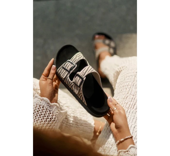 Zamszowe Klapki Damskie Z Klamrami D.Franklin DFSH405002 Zebra