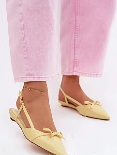 Dámské sandály z umělé kůže na nízkém podpatku model 22107051 - Boto