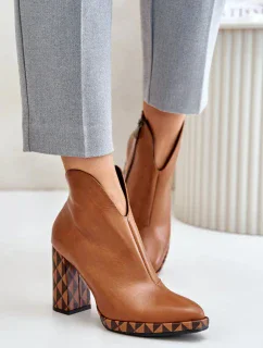 Topánky na podpätku model 202122 Step in style