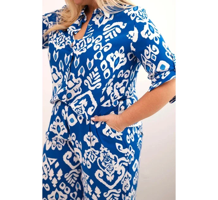 Dámská plus size viskózová souprava s geometrickým potiskem chrpová modrá Dámská plus size viskózová souprava s geometrickým potiskem chrpová modrá