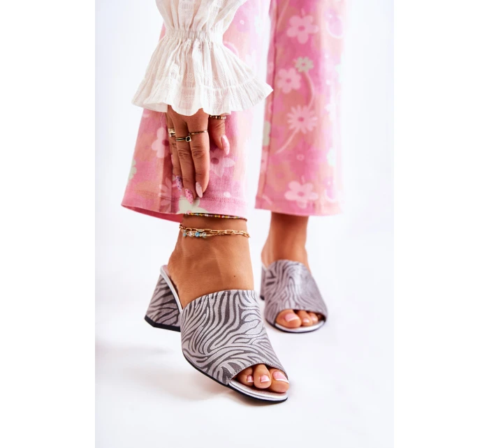 Skórzane Damskie Klapki Na Obcasie Zebra Szare Nessita
