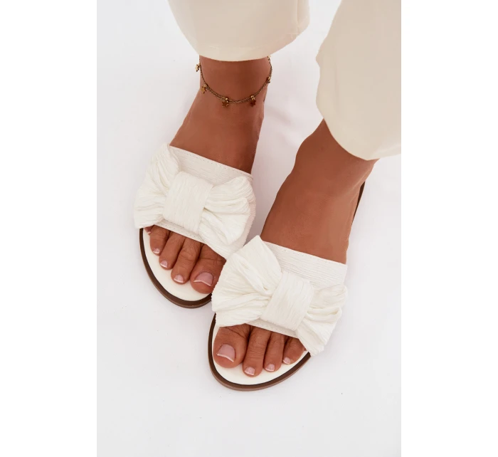 Dámské pantofle na ploché podrážce s mašlí bílé Amivelle