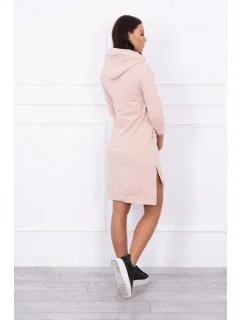 Šaty s dlhším chrbtom a farebnou potlačou v tmavo púdrovo ružovej farbe