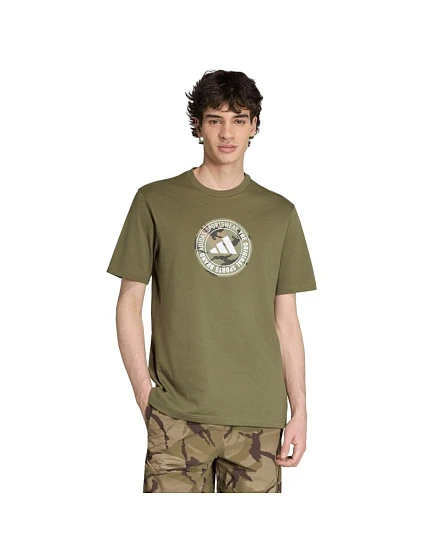 Pánske tričko adidas Camo v olivovej farbe KC7164 Pánske tričko adidas Camo v olivovej farbe KC7164