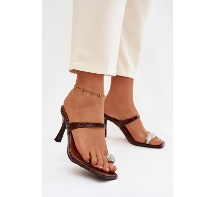 Žabky na podpätku model 225134 Krok vo veľkom štýle