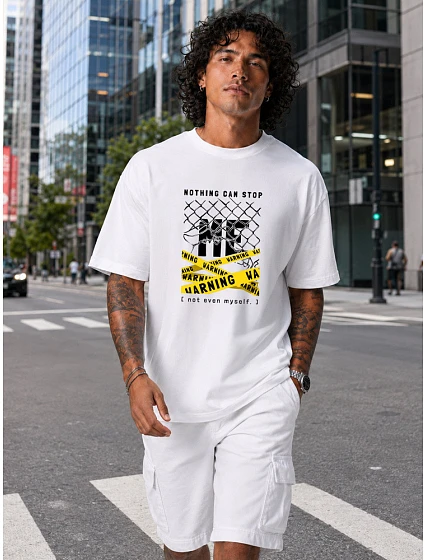 Koszulka męska bawełniana oversize z nadrukiem biała model 22216193 - FashionStreet Koszulka męska bawełniana oversize z nadrukiem biała model 22216193 - FashionStreet