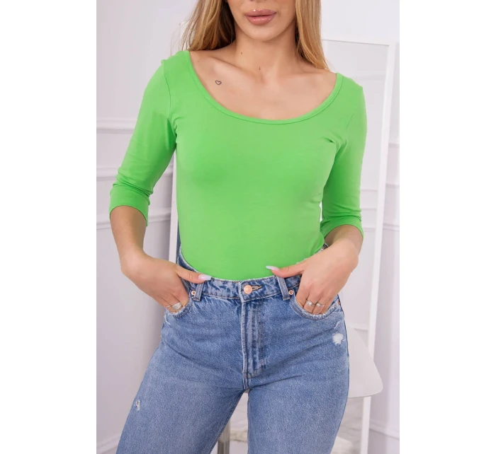 Světle zelená halenka s kulatým výstřihem