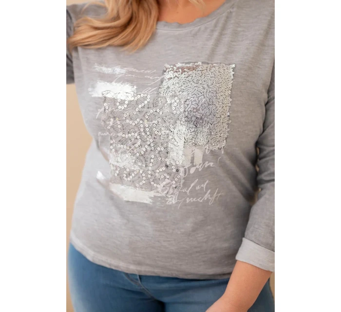 Dámská blůza Plus Size s potiskem a delším zadním dílem šedá