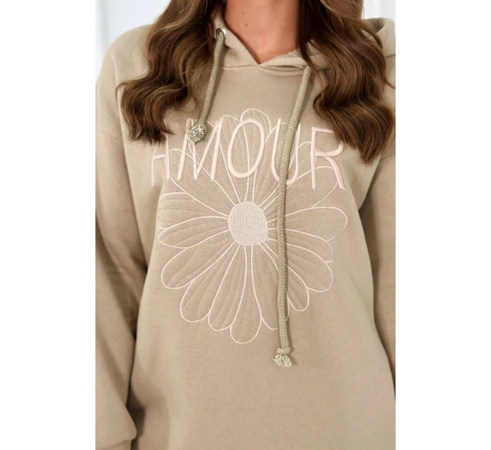 Dlhé izolované šaty s výšivkou svetlo béžová