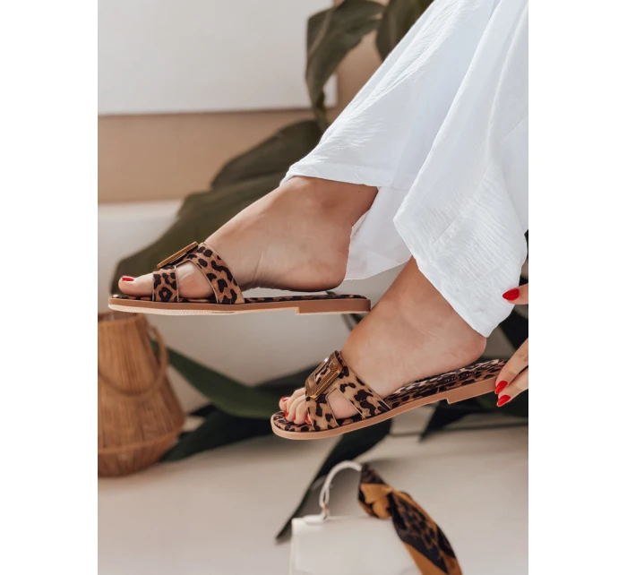 Dámské žabky s leopardím vzorem Dstreet model 21989266 - FashionStreet
