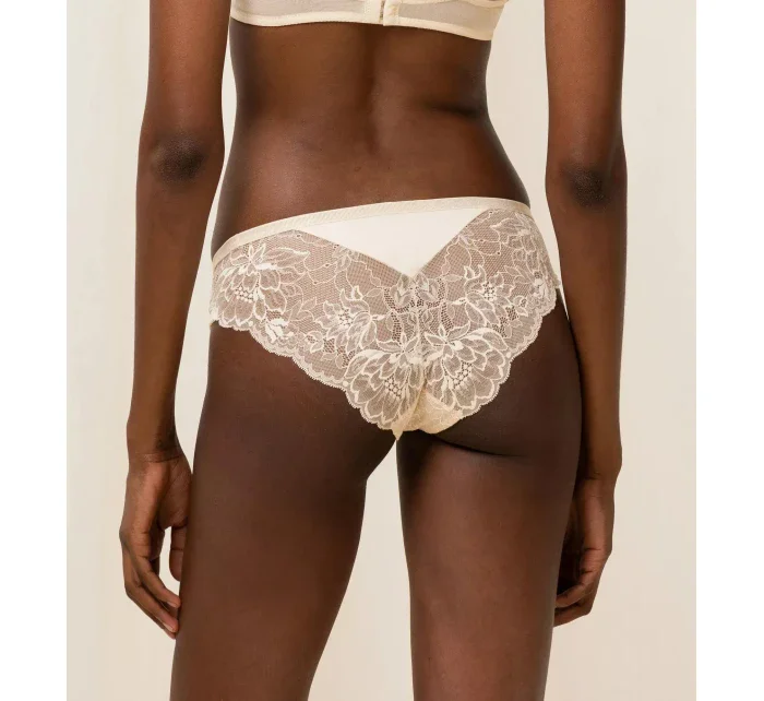 Dámske nohavičky Amourette Charm Brazilian01 krémové - TRIUMPH Dámske nohavičky Amourette Charm Brazilian01 krémové - TRIUMPH