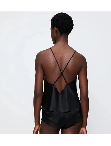 A Weekend to  BLACK  BLACK  model 21335945 - Triumph
