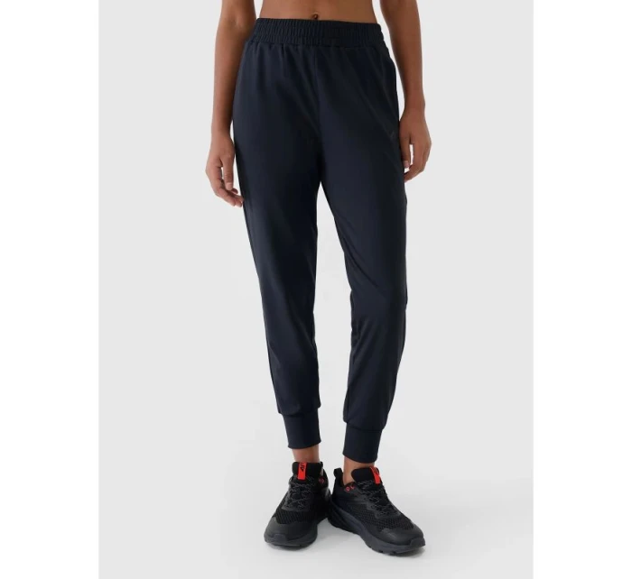 Dámske rýchloschnúce tréningové nohavice 4F 4FWMM00TFTRF1066-20S Dámske rýchloschnúce tréningové nohavice 4F 4FWMM00TFTRF1066-20S