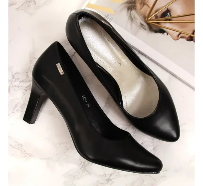 Čierne lodičky na podpätku W Sergio Leone