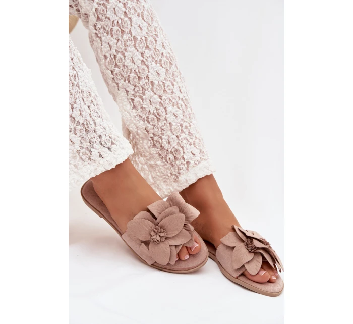 Dámské ploché pantofle s ozdobnými květy Béžové Elzoria