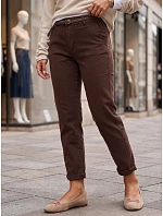 Dámske džínsy s klasickým strihom a pleteným pásom, hnedé, FashionStreet UY3107 Dámske džínsy s klasickým strihom a pleteným pásom, hnedé, FashionStreet UY3107