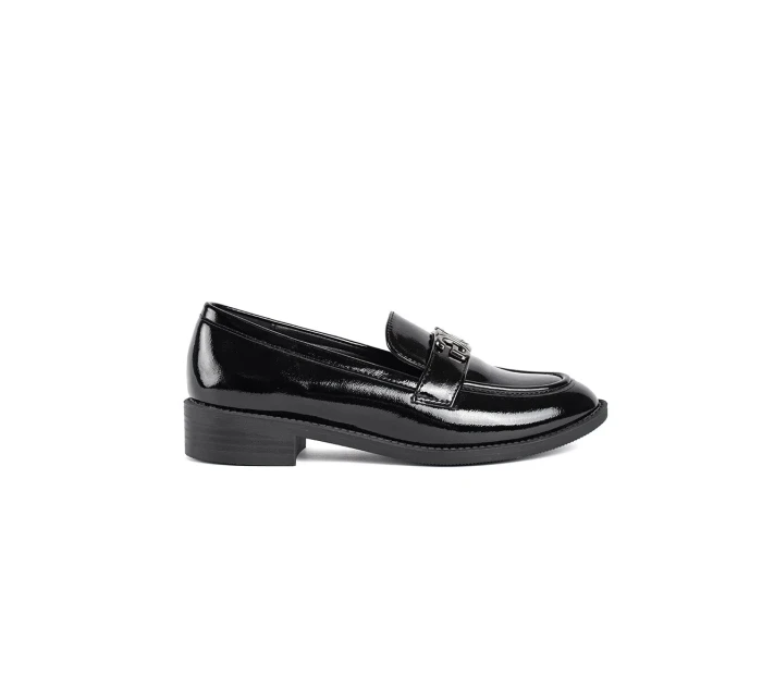 Pohodlné dámske čierne mokasíny na plochom podpätku Pohodlné dámske čierne mokasíny na plochom podpätku