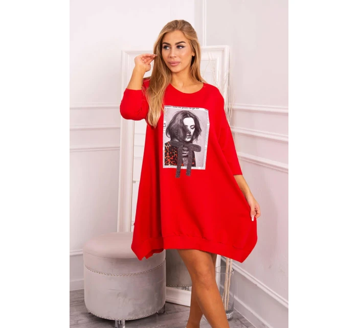 Šaty s potlačou a rozšírenou spodnou časťou červené