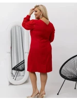 Červené plus size šaty s ozdobnými rukávmi (821134)