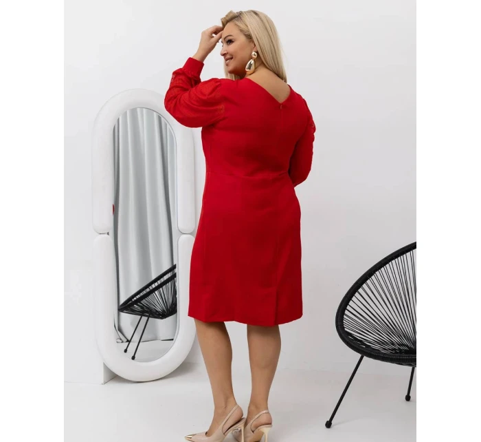 Červené plus size šaty s ozdobnými rukávmi (821134)