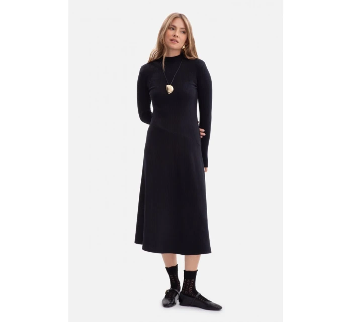 B299 Rebrované midi šaty s asymetrickým pásom - čierne