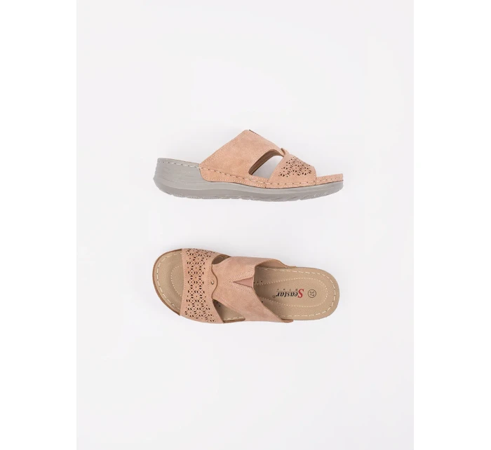 Designové dámské nazouváky model 20987037 na plochém podpatku Designové dámské nazouváky model 20987037 na plochém podpatku