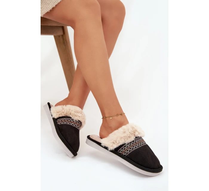 Dámské pantofle s kožíškem a výšivkou Černé Devianne