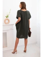 Šaty s kapsami a přívěskem khaki Šaty s kapsami a přívěskem khaki