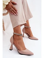 Lodičky na podpatku s lesklým páskem model 22126207 Béžové - VINCEZA