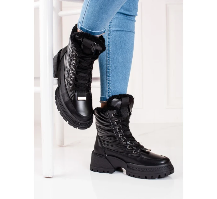 Módne čierne dámske snežnice na plochom podpätku Módne čierne dámske snežnice na plochom podpätku