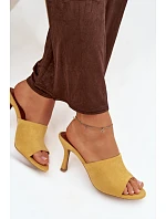 Dámské pantofle na z eko semiše žluté model 21918740 - Boto