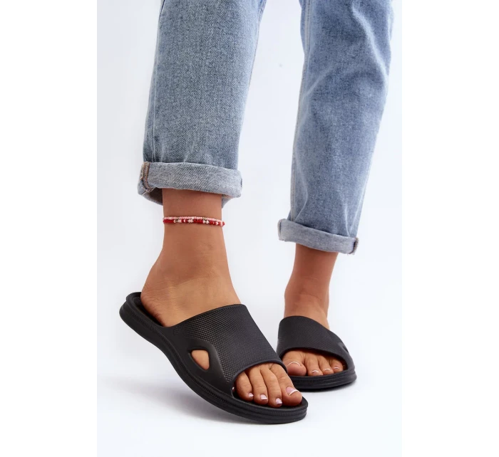 Klasické dámske čierne žabky Juniria