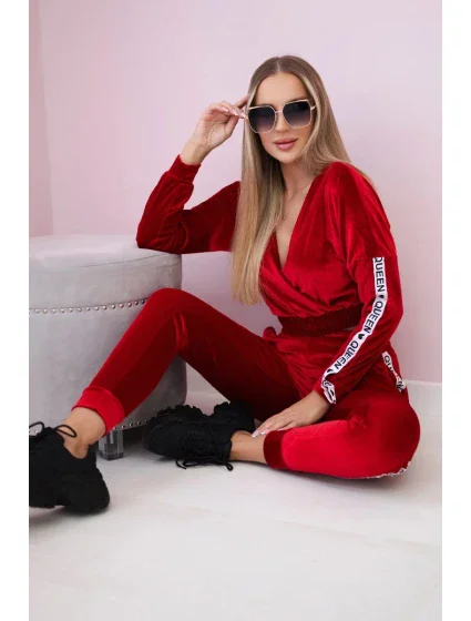 Velurová souprava s nápisem Queen red Velurová souprava s nápisem Queen red