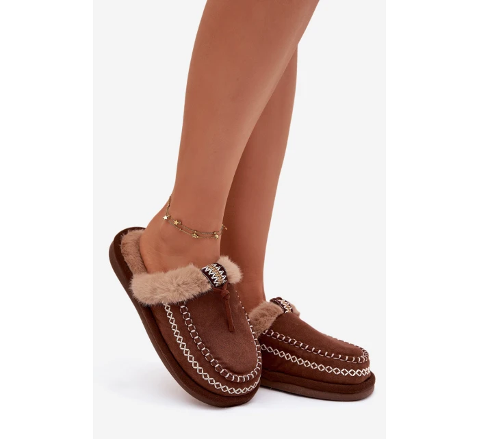 Dámské pantofle s kožešinou Hnědá model 21949103 - Inello
