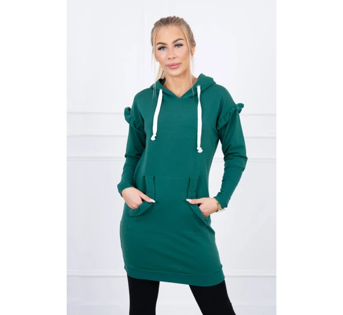 Šaty s ozdobnými volánikmi a kapucňou zelenej farby
