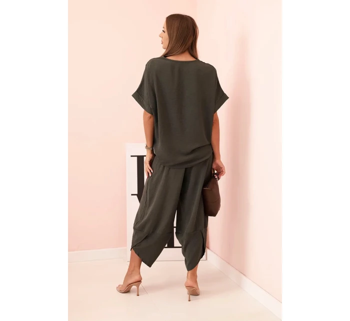 Viskózová blúzka + khaki nohavice