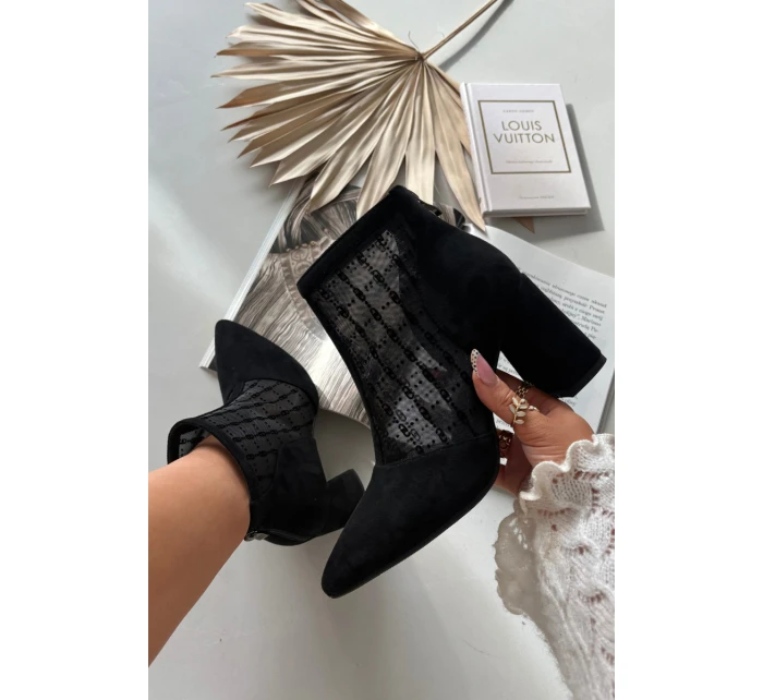 kotníkové boty na podpatku D A  černé model 21713820 - D&A