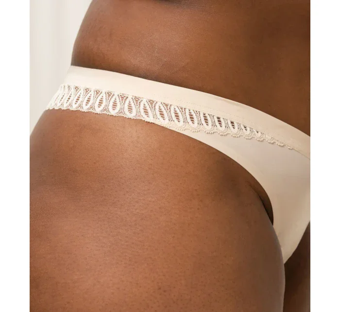 Dámské tanga Aura Spotlight High Leg string krémová - Triumph Dámské tanga Aura Spotlight High Leg string krémová - Triumph