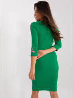 Zelené priliehavé šaty s 3/4 rukávmi