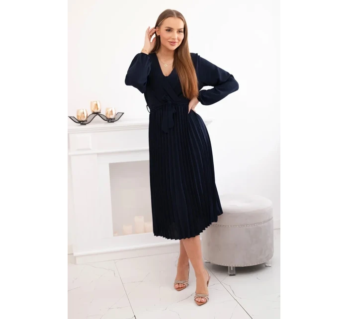 Šaty s viazaným plisovaným lemom námornícka farba