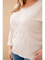 Dámska blúzka s potlačou a perlami v béžovej farbe