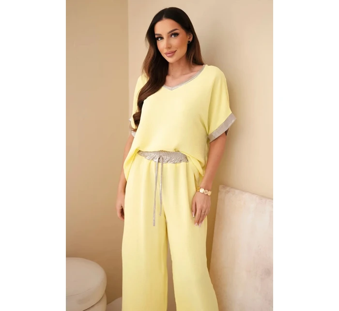 Viskóza so zlatým lemovaním žltá Viskóza so zlatým lemovaním žltá